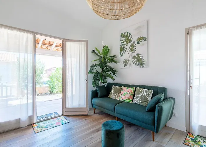 Gruissanne - Maison avec piscine, à 150m de la plage